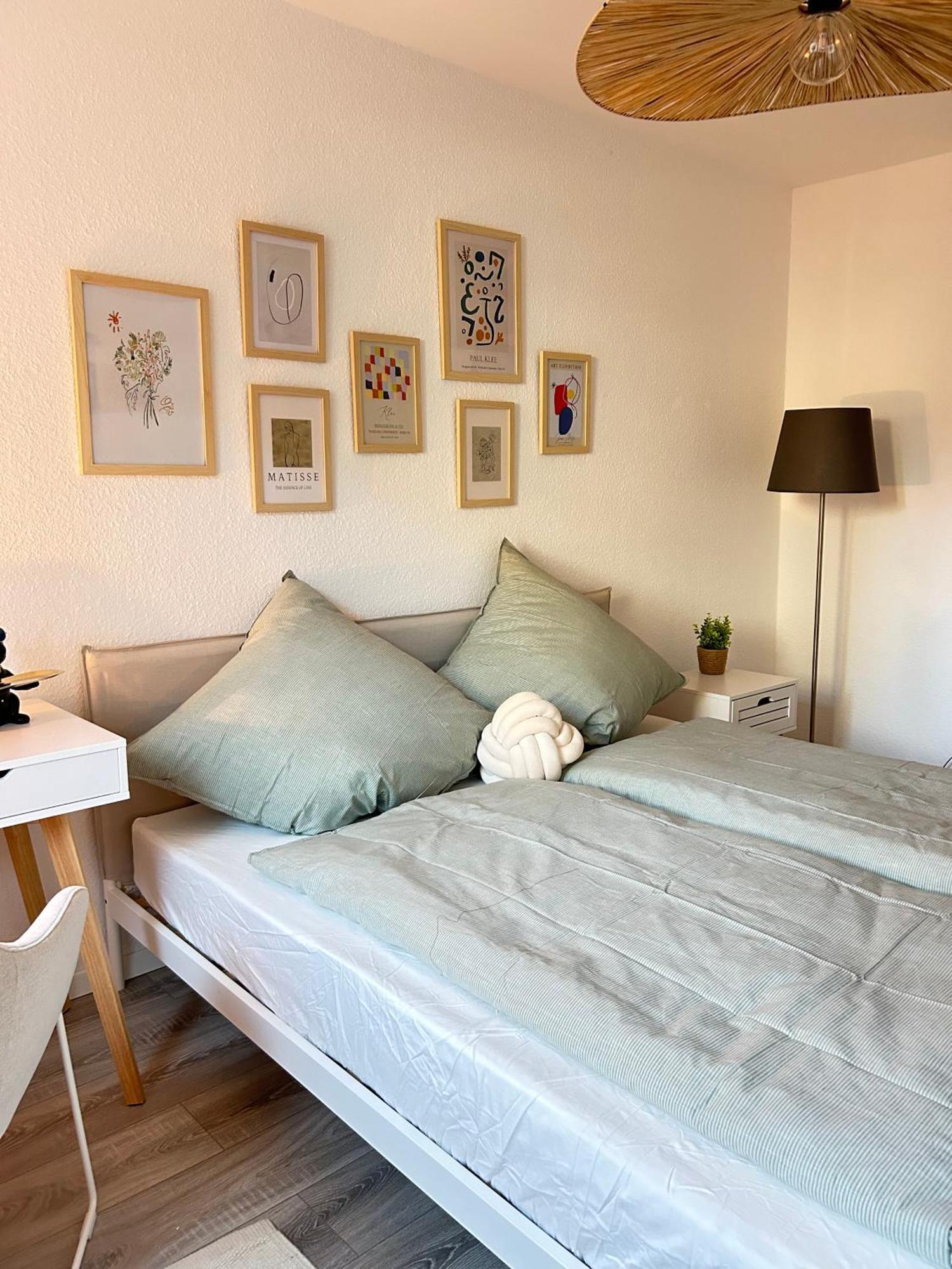 Modernes Designer-Apartment Fuer 7 Gaeste - 80Qm In Zentraler Lage, Self-Check-In Karlsruhe Bagian luar foto