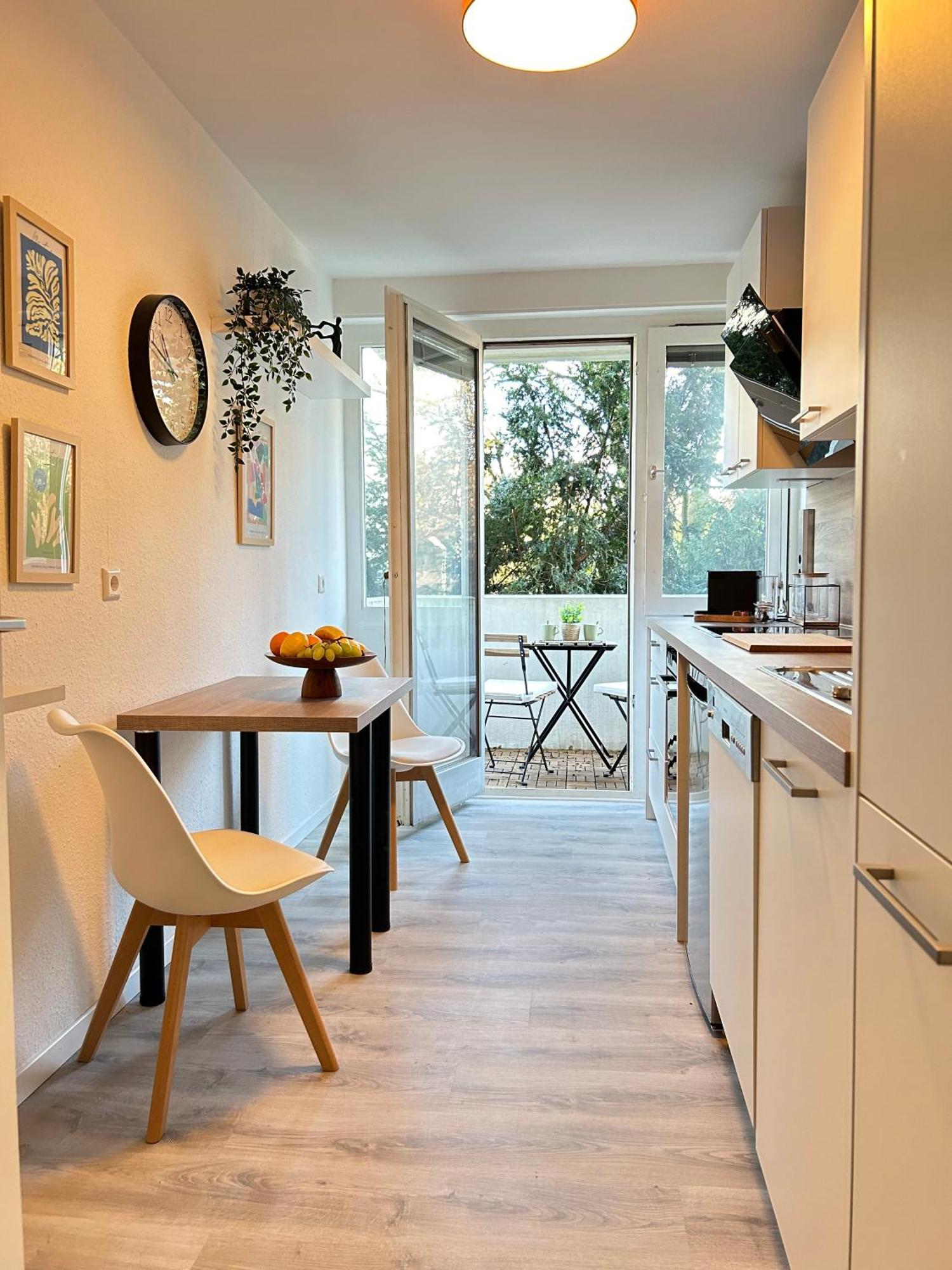 Modernes Designer-Apartment Fuer 7 Gaeste - 80Qm In Zentraler Lage, Self-Check-In Karlsruhe Bagian luar foto